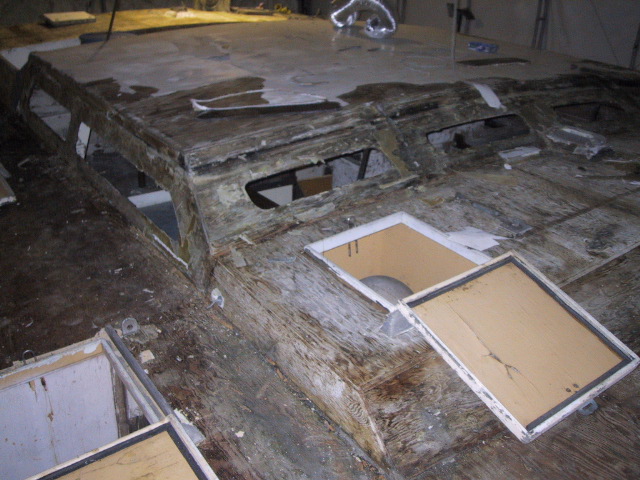 Main
cabin deck