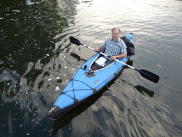 Ray paddles out of the lock