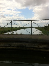 Passing over the Millicourt
        Aqueduct